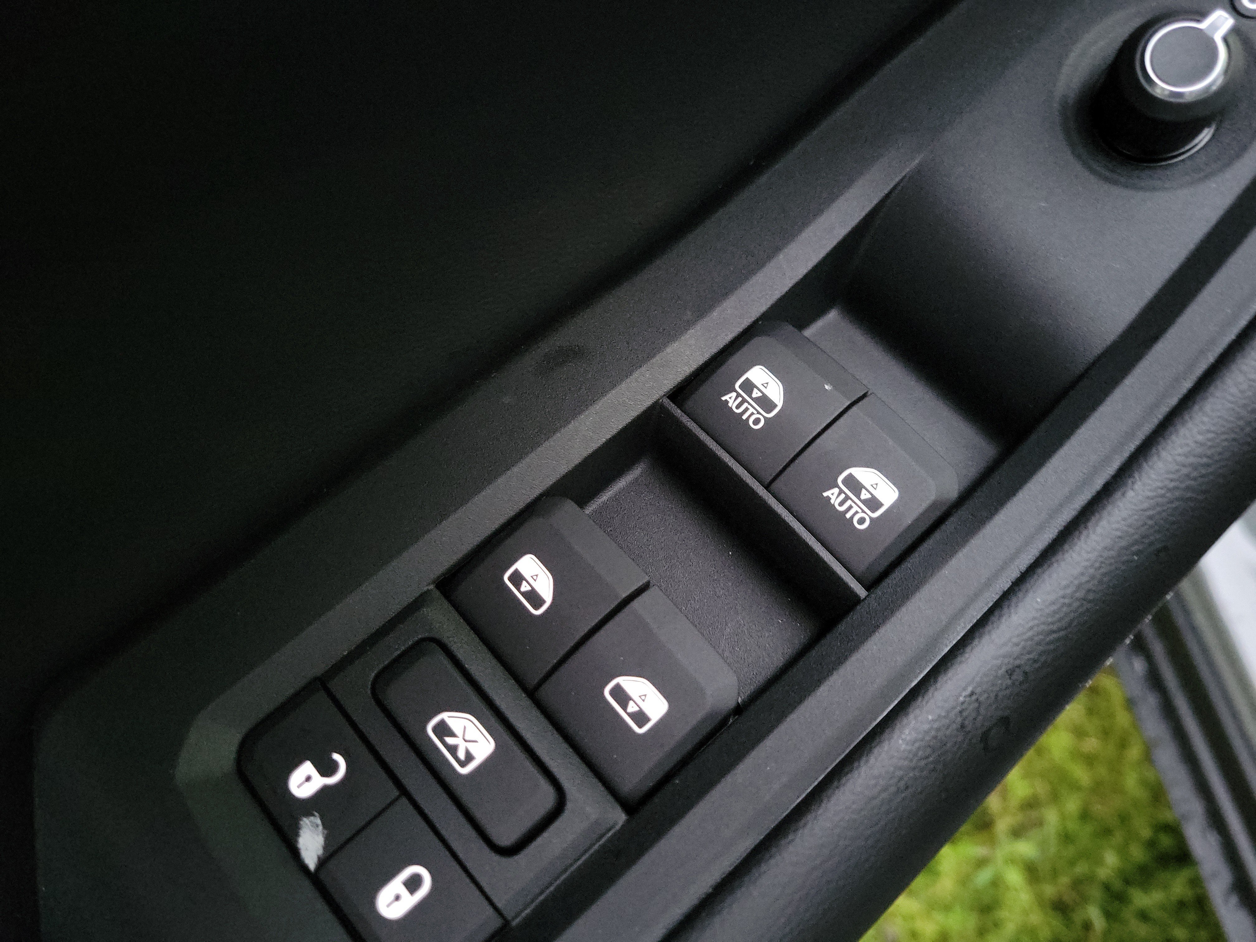 New 2027 Jeep Grand Cherokee Altitude RWD image 13