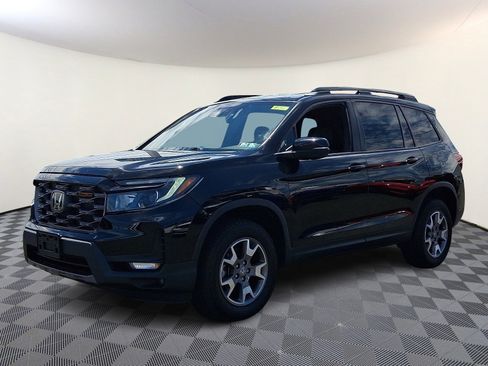 Used 2023 Honda Passport TrailSport image 3