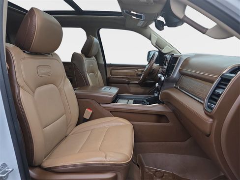 Used 2019 RAM 1500 Laramie Longhorn image 12