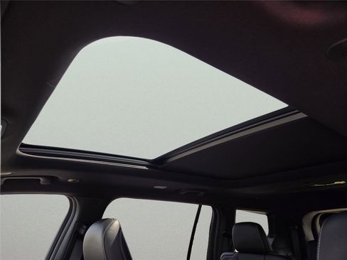 New 2026 Jeep Grand Cherokee L Limited image 16