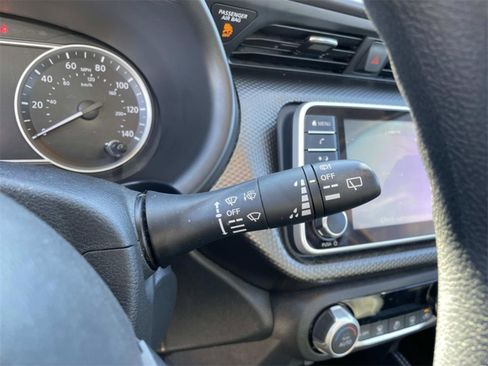 Used 2020 Nissan Kicks SV image 29