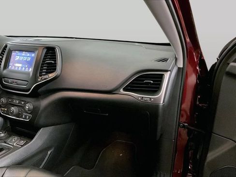 Used 2019 Jeep Cherokee Latitude Plus AWD/4WD image 15