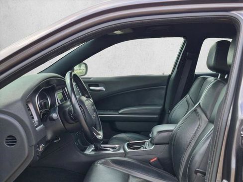 Used 2019 Dodge Charger SXT w/ Leather Interior Group RWD image 13