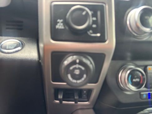 Used 2020 Ford F150 Platinum w/ Equipment Group 701A Luxury image 34