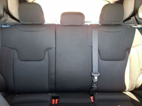 Used 2015 Jeep Renegade Trailhawk image 14