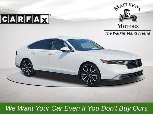 Used 2023 Honda Accord Touring image 1