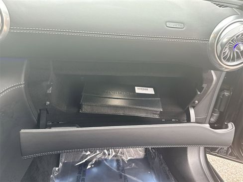 Used 2022 Mercedes-Benz SL 63 AMG 4MATIC image 34