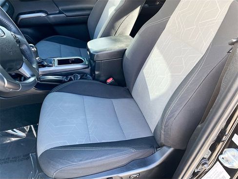 Used 2023 Toyota Tacoma TRD Off-Road image 18