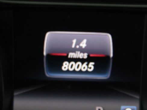 Used 2020 Mercedes-Benz GLA 250 4MATIC w/ Premium Package image 36