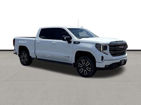 Used 2024 GMC Sierra 1500 AT4 w/ Technology Package AWD/4WD image 3