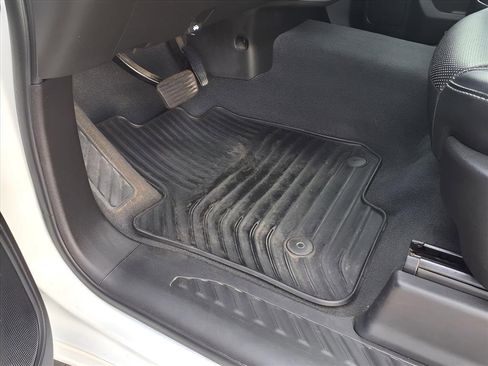 Used 2021 Chevrolet Silverado 1500 Custom Trail Boss w/ LPO, Dark Essentials Package image 17