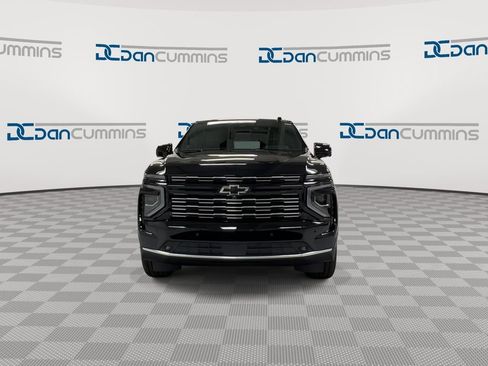 New 2026 Chevrolet Suburban High Country image 3