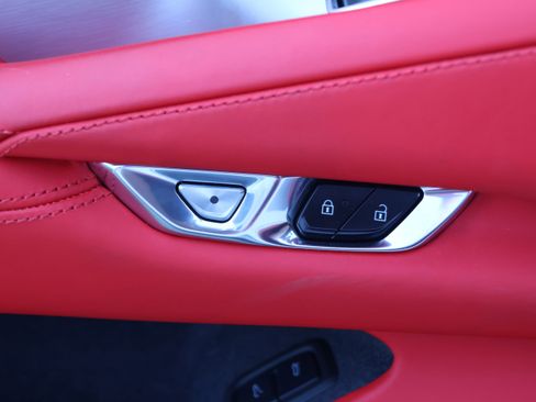 Used 2023 Chevrolet Corvette Stingray Premium Conv w/ Z51 Performance Package image 15