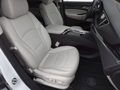 Used 2023 Buick Enclave Essence image 41