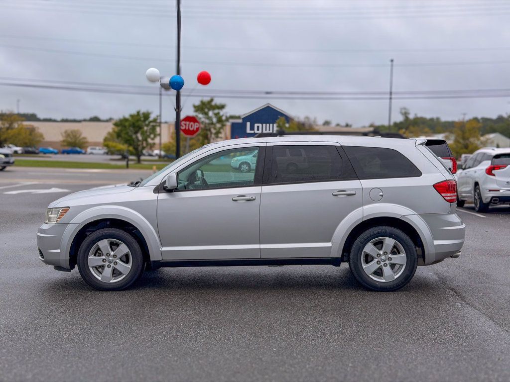 Used 2010 Dodge Journey SXT w/ Flexible Seating Group FWD image 4
