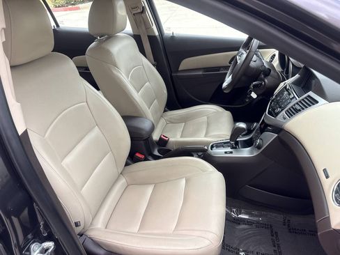 Used 2016 Chevrolet Cruze LT FWD image 14