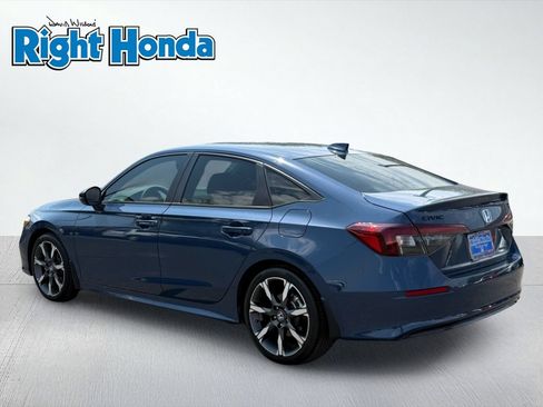 Used 2026 Honda Civic Sport Touring image 4
