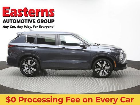 Used 2025 Mitsubishi Outlander SE FWD image 46