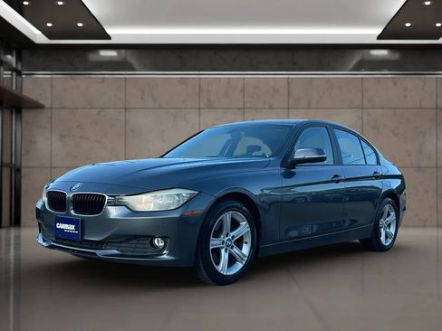 Used 2014 BMW 320i Sedan RWD image 2