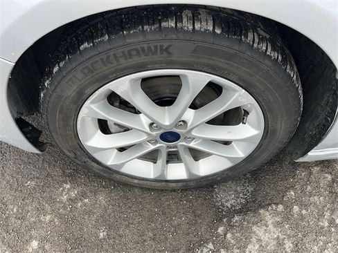 Used 2019 Ford Fusion SE image 12