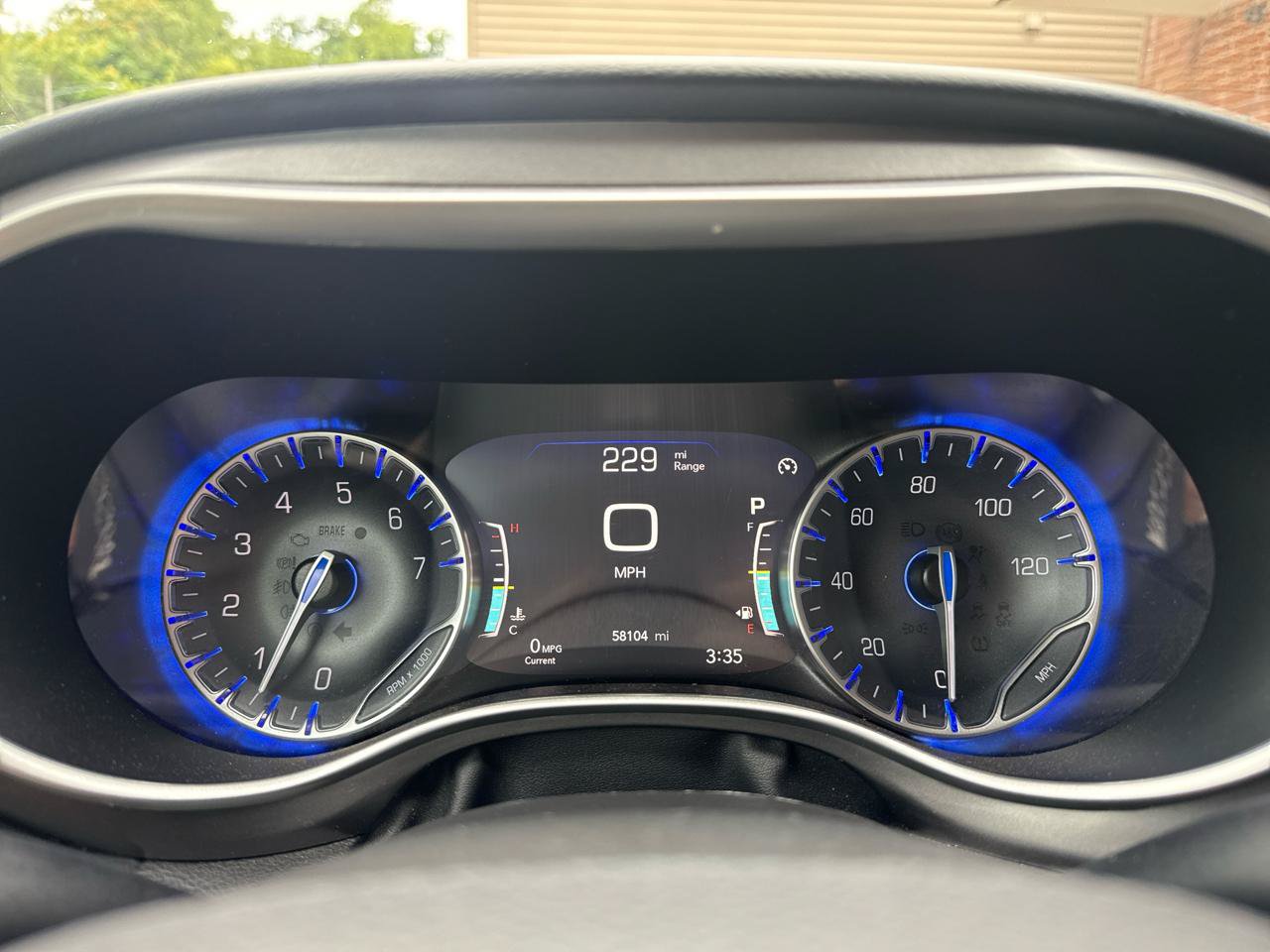 Used 2024 Chrysler Pacifica Touring-L FWD image 9