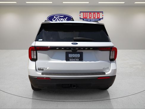 New 2026 Ford Explorer Active AWD/4WD image 4