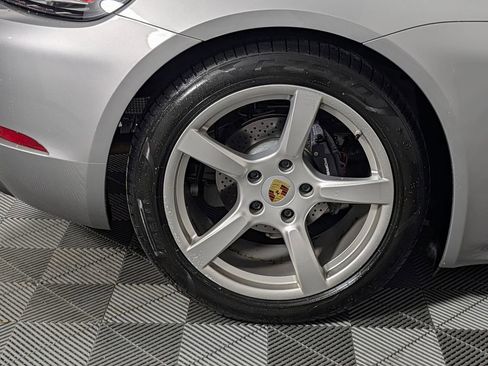Used 2018 Porsche 718 Cayman image 12