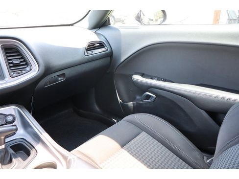 Used 2019 Dodge Challenger SXT w/ Driver Convenience Group RWD image 19