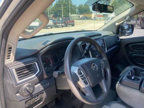 Used 2017 Nissan Titan S RWD image 7