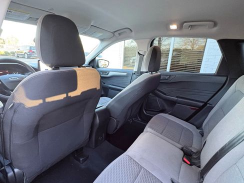 Used 2022 Ford Escape SE image 20