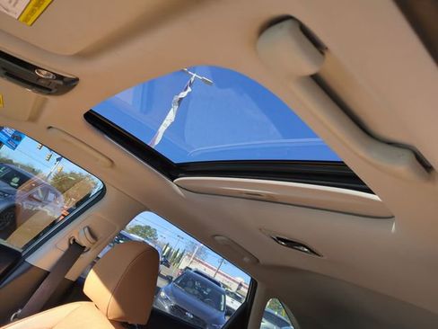 Used 2024 Kia Seltos EX image 16