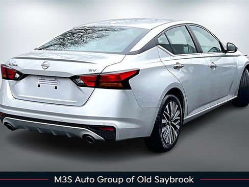 Used 2023 Nissan Altima 2.5 SV w/ SV Premium Package image 6
