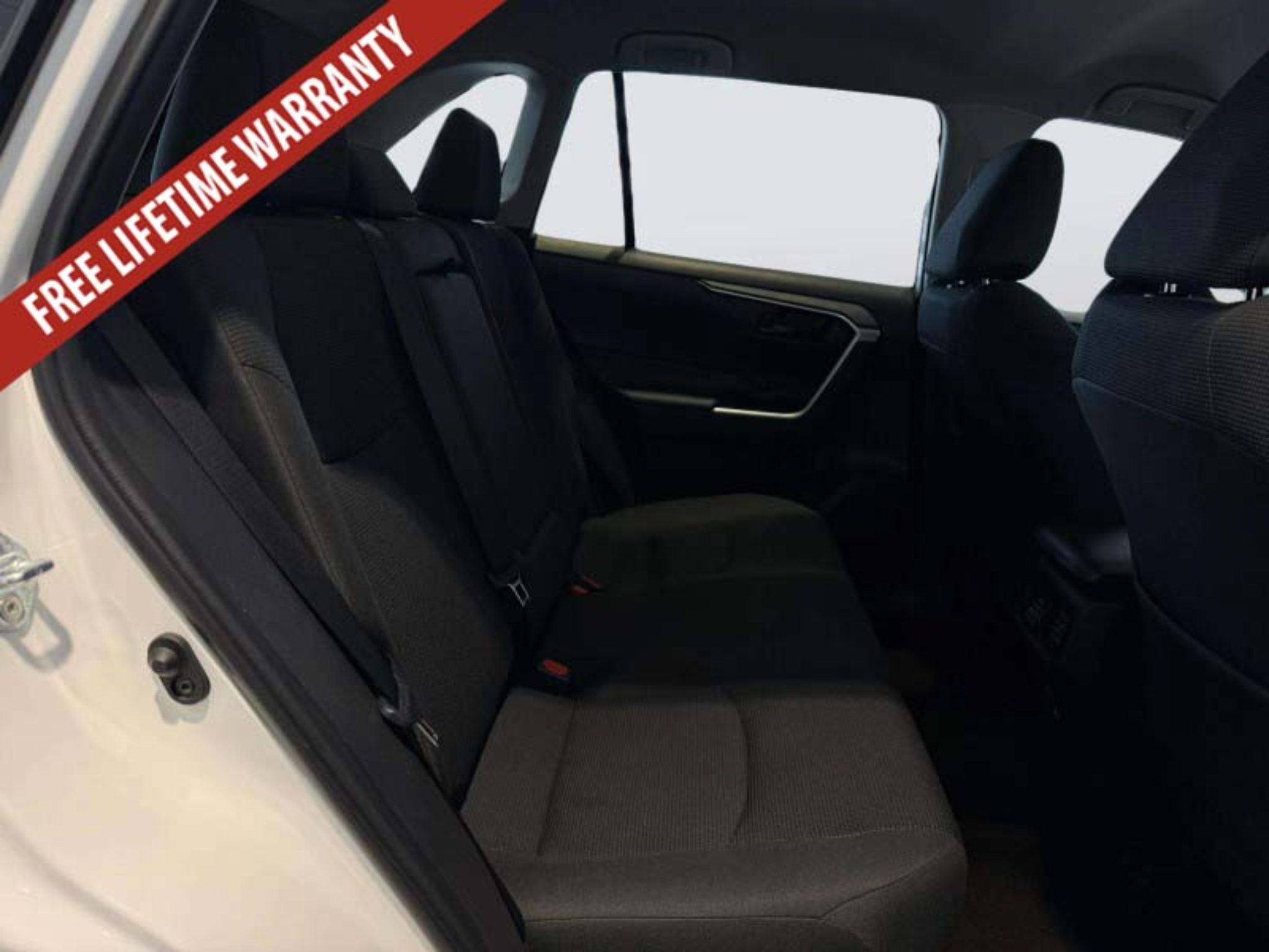 Used 2025 Toyota RAV4 LE AWD/4WD image 30