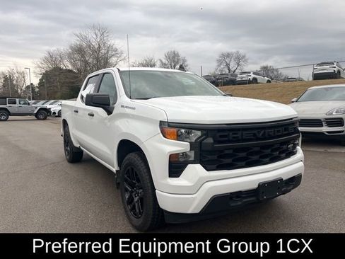 Used 2022 Chevrolet Silverado 1500 Custom image 3