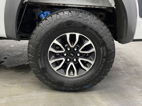 Used 2014 Ford F150 Raptor w/ Equipment Group 801A Luxury image 18