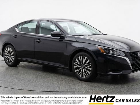 Used 2025 Nissan Altima 2.5 SV FWD image 1