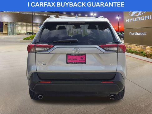 Used 2019 Toyota RAV4 LE image 8
