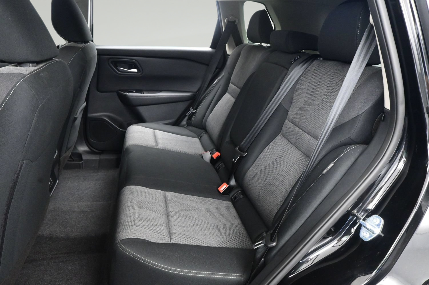 Certified 2026 Nissan Rogue SV w/ Cold Weather Package FWD image 11