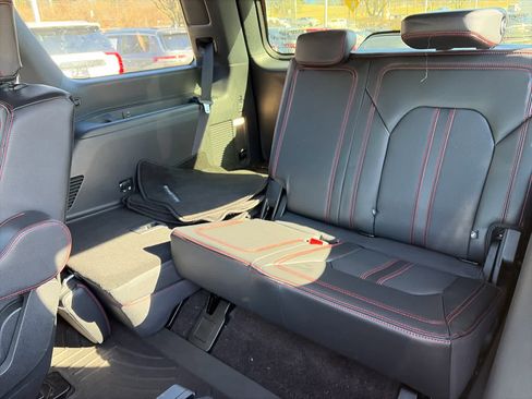 Used 2023 Ford Expedition Limited image 10