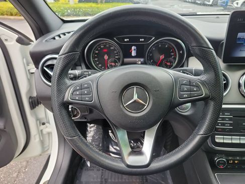 Used 2019 Mercedes-Benz GLA 250 4MATIC image 28