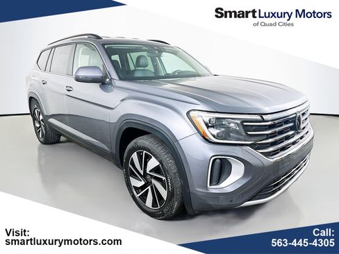 Used 2025 Volkswagen Atlas SE image 1