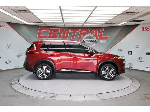 Used 2023 Nissan Rogue SL w/ SL Premium Package FWD image 5