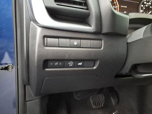 Used 2023 Nissan Rogue SV w/ SV Premium B Package image 13