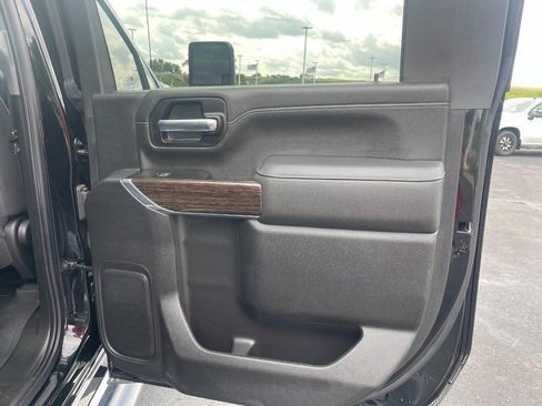 Used 2022 GMC Sierra 2500 SLE w/ SLE Value Package; AWD/4WD image 15