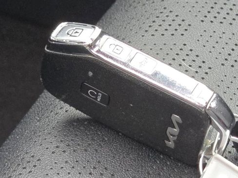 Used 2022 Kia Seltos SX w/ Sunroof Package image 37