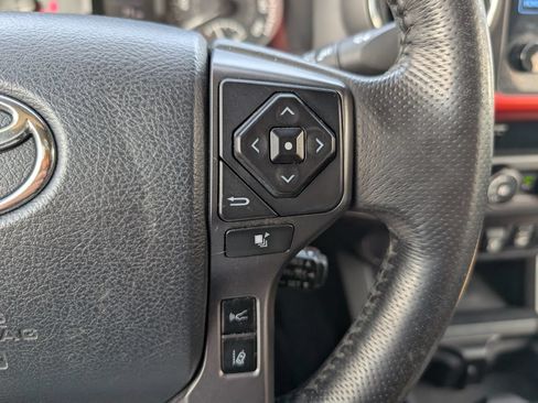 Used 2019 Toyota Tacoma TRD Sport AWD/4WD image 19