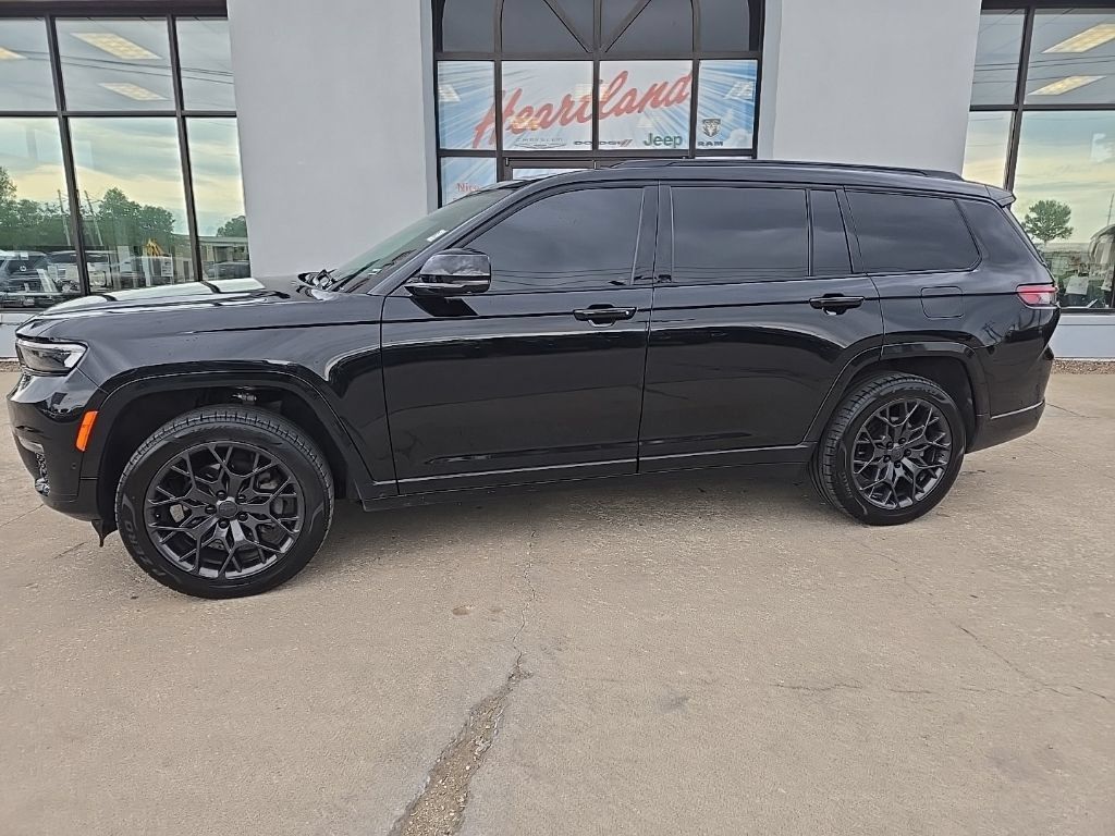 Used 2024 Jeep Grand Cherokee L Summit AWD/4WD image 6