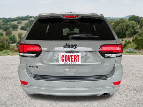 Used 2020 Jeep Grand Cherokee Altitude AWD/4WD image 8