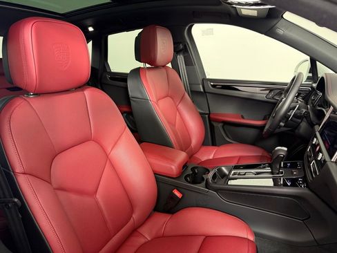 Certified 2026 Porsche Macan Turbo AWD/4WD image 16
