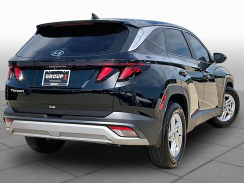 Certified 2025 Hyundai Tucson SE FWD image 12